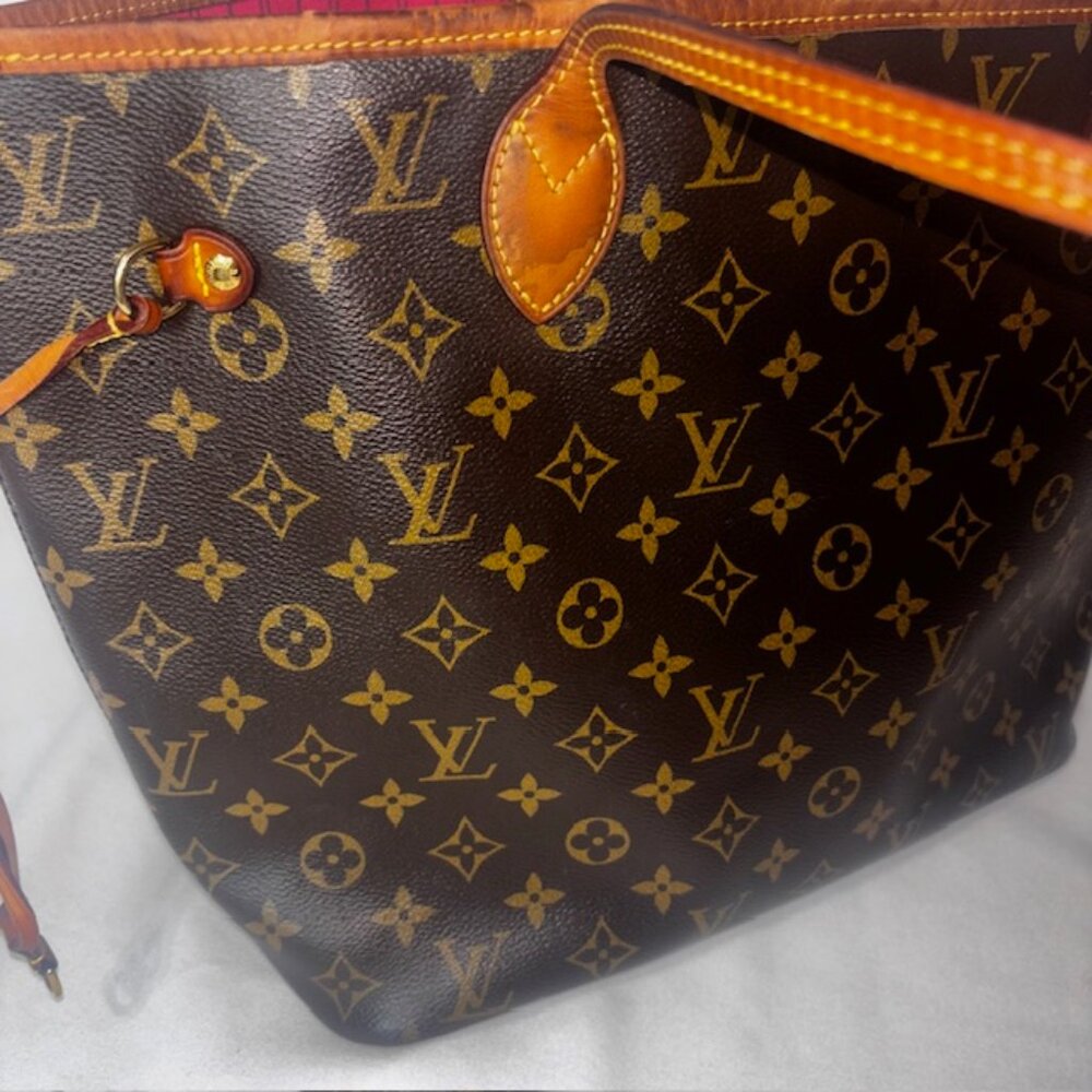 Louis Vuitton Neverfull MM Monogram V Grenade Tote - Picture 6 of 13